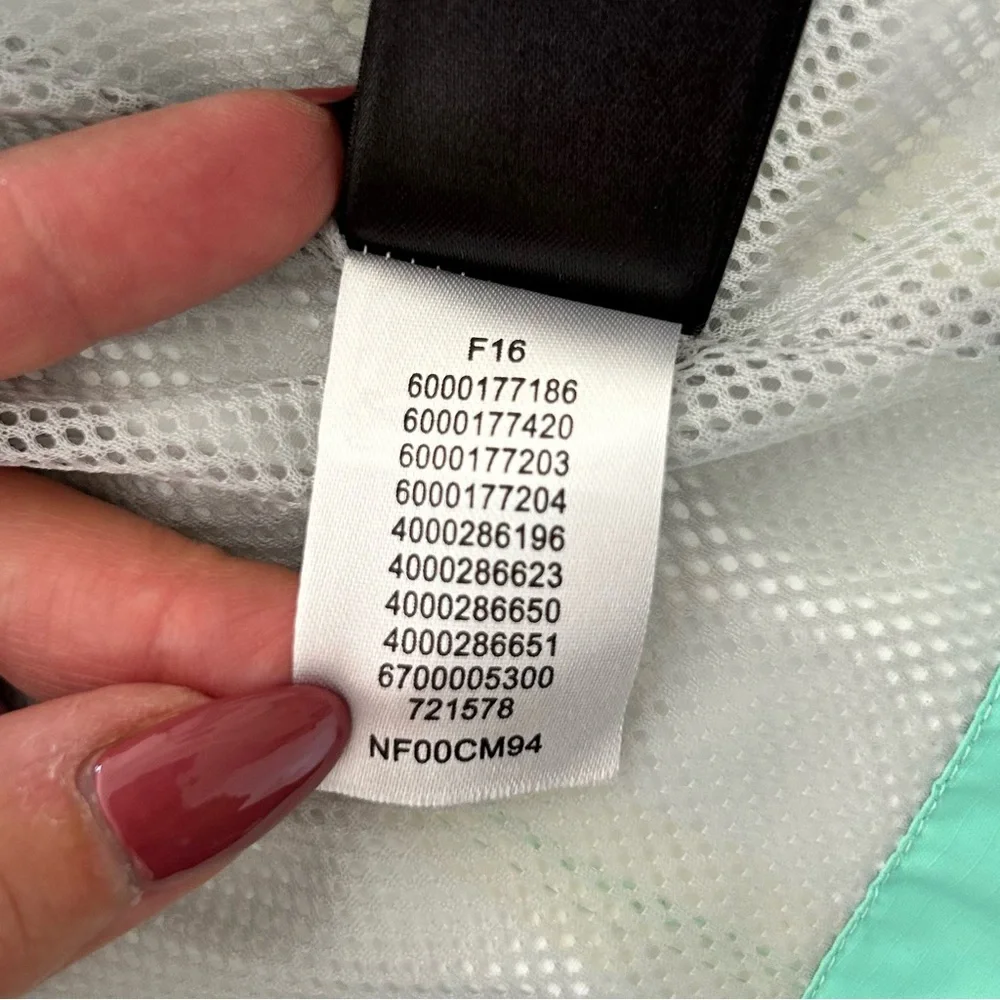 The North Face Windbreaker Jacket - Picture 14 of 14